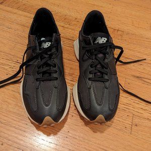 New Balance 327 BLACK GUM trainers